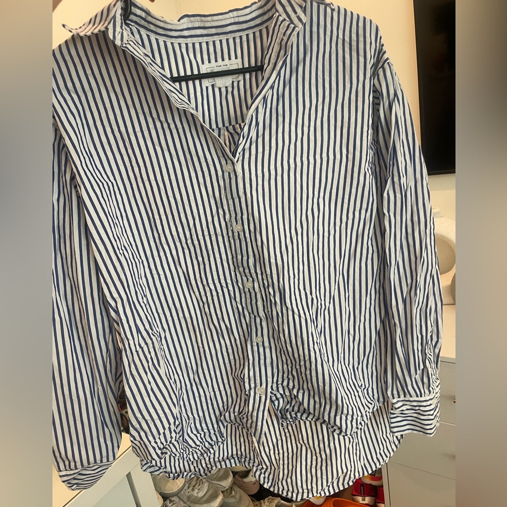 For the republic, size M, white and blue stripe